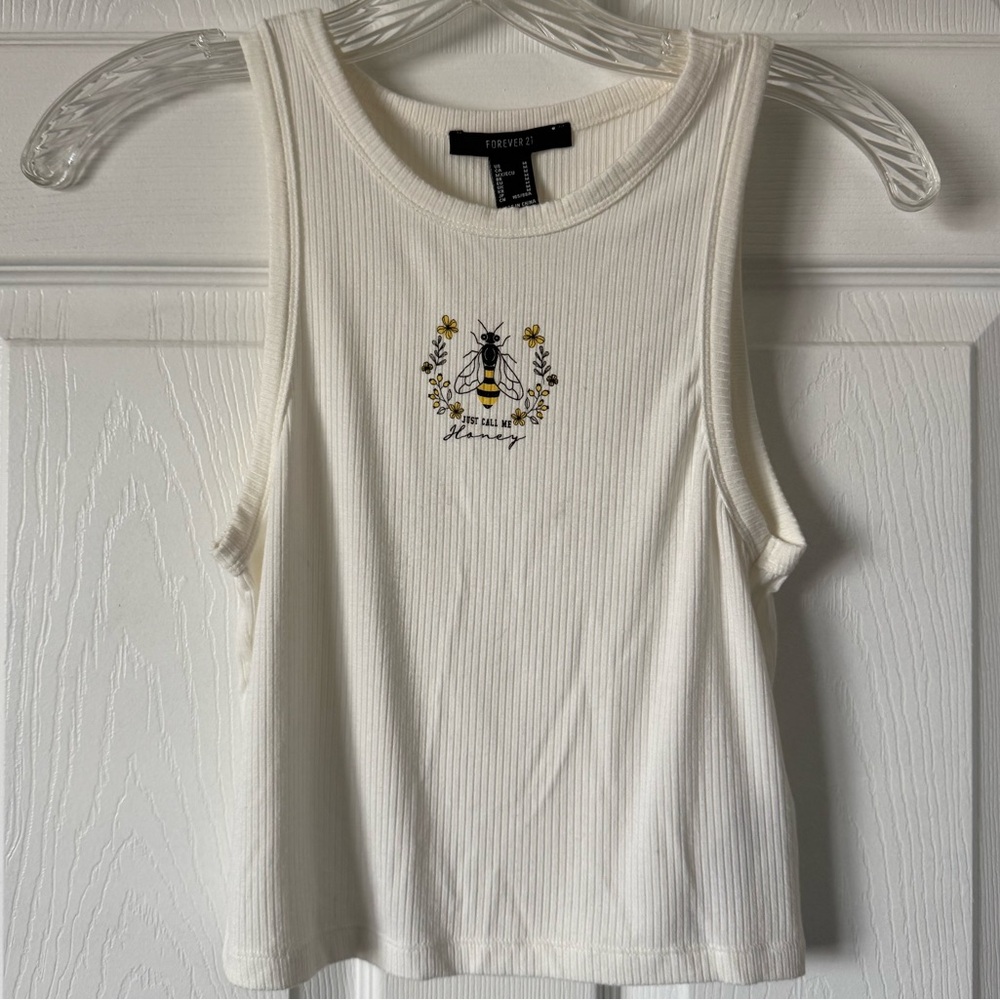 Forever 21 Women's Cream Ribbed Baby Tee. Size Medium